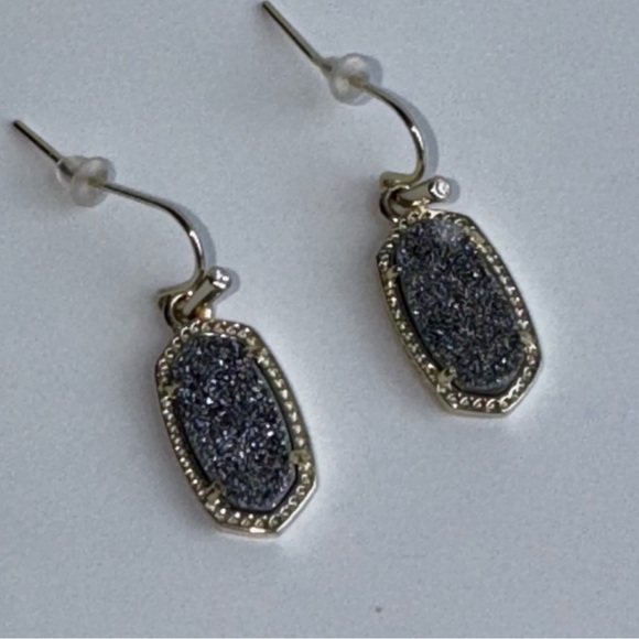 Kendra Scott Lee Gold Drop Earrings in Platinum Drusy. - Picture 7 of 7